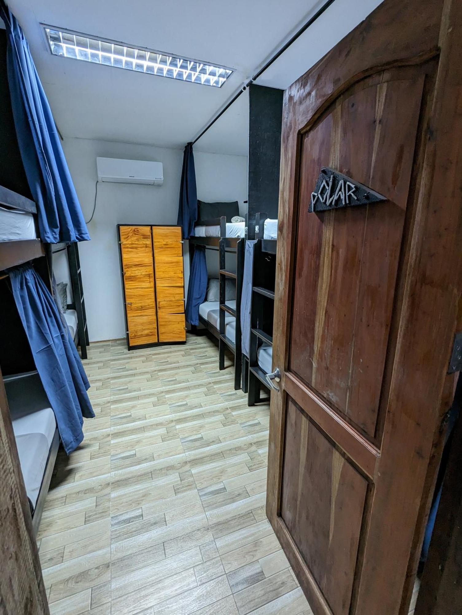 מואלבואל Crazy Bears Hostel מראה חיצוני תמונה